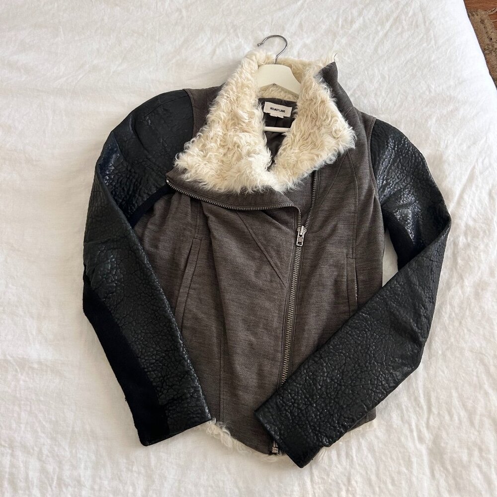 Helmut Lang Jacket: Black Leather Sleeves, Shearling Detail and Cotton Size: P